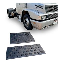 Tapete-Estribo-Mercedes-Benz-Bicudo-Lado-Esquerdo