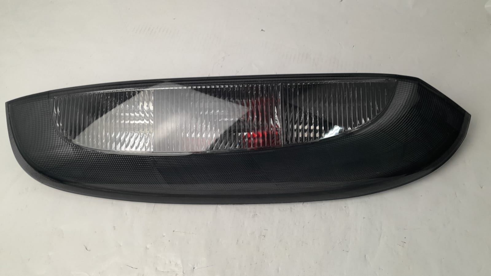 LANTERNA_TRASEIRA_CORSA_HATCH_03-_LD_-_FUME