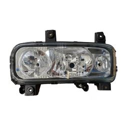 Farol_Atego_2010_ate_2011_Lado_Direito_-_Lente_Lisa