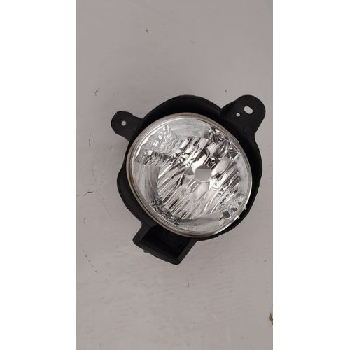 Farol_auxiliar_para_Toyota_Hilux_12-15_Lado_Direito